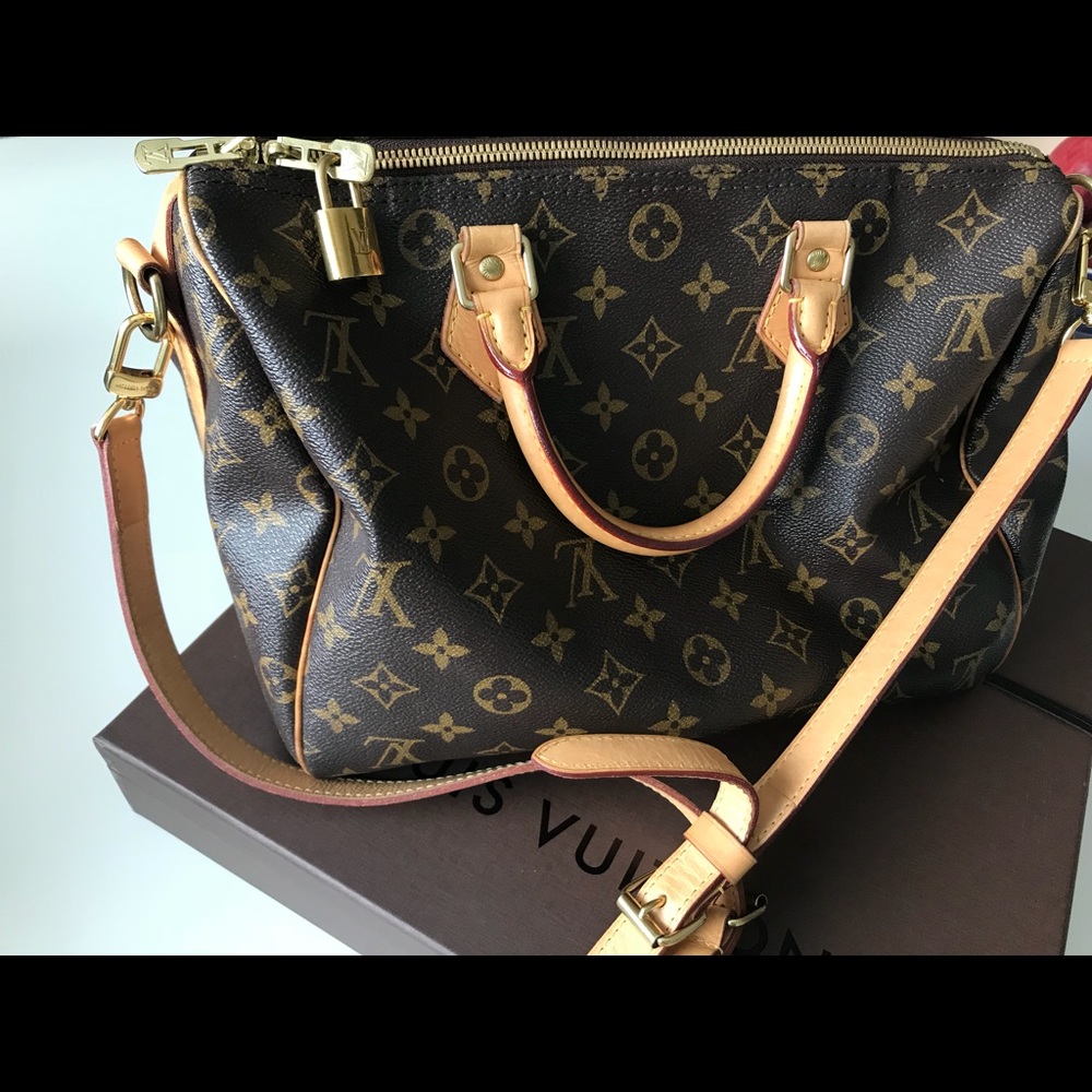 Louis Vuitton Bandouliere 30